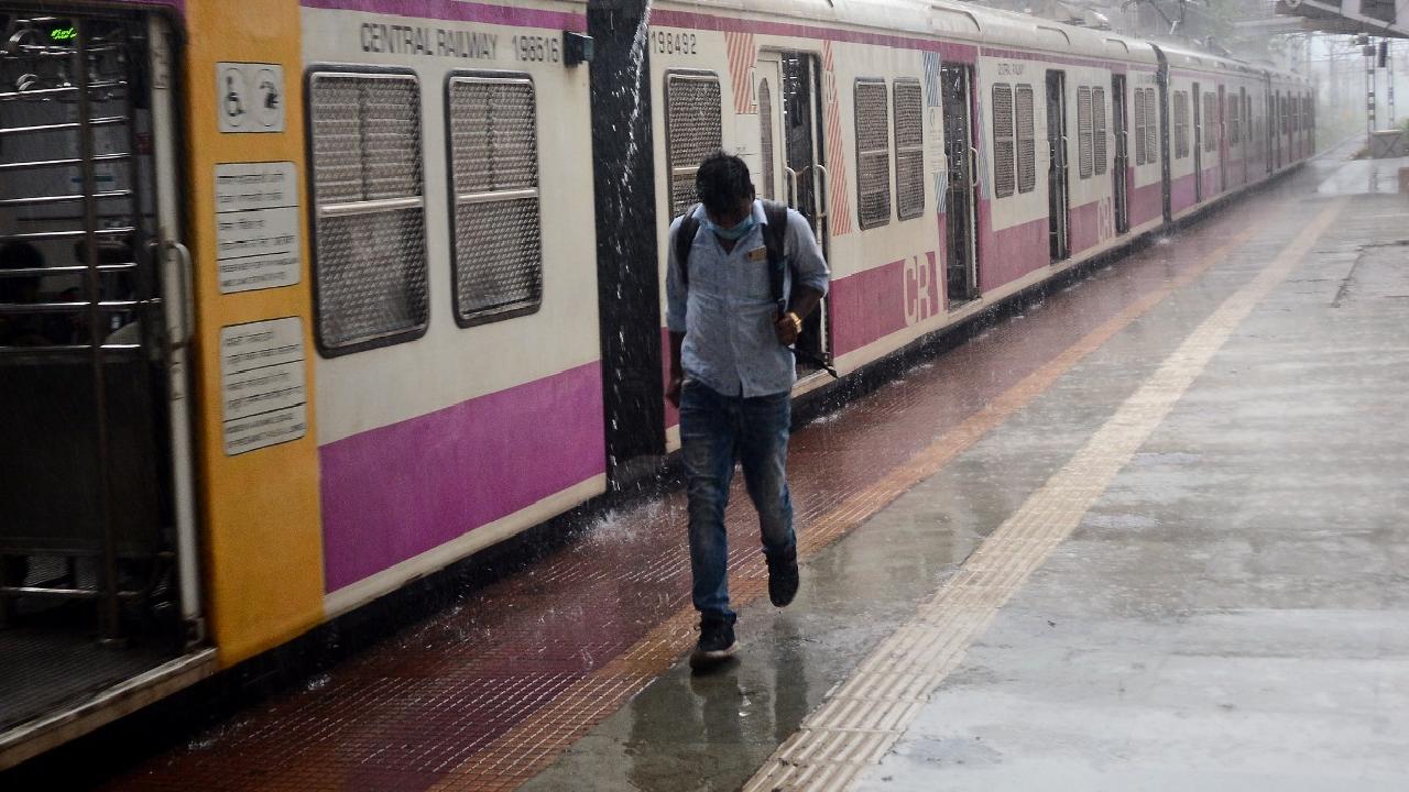 Mumbai reports 288 new Covid-19 cases, 3 deaths, 412 recoveries