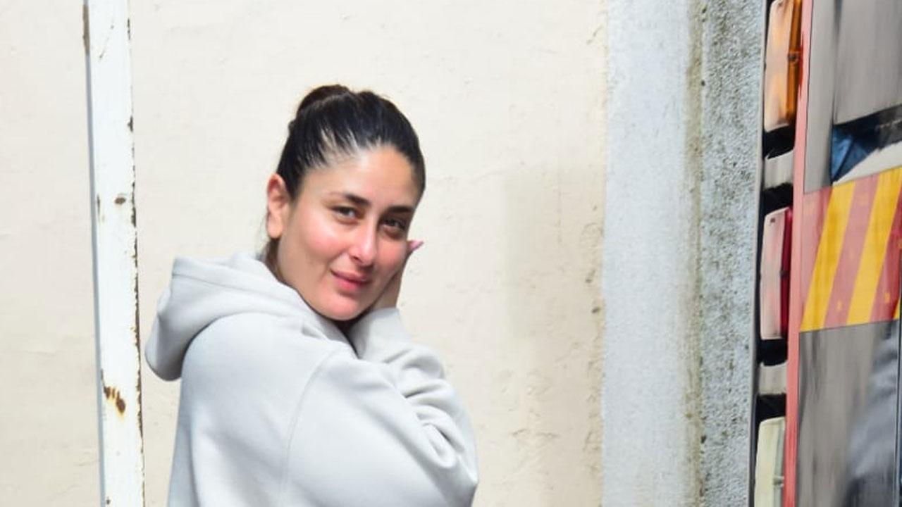 Kareena Kapoor Khan looks drop-dead gorgeous in her ‘beach selfie’