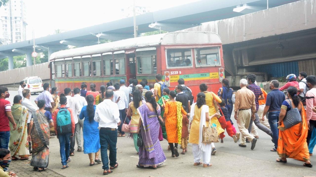 Mumbai sees 226 Covid-19 cases, 4 deaths, 297 recoveries