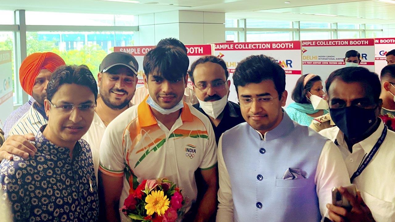 Frenzy, chaos as history-making Indian Olympic contingent returns from Tokyo