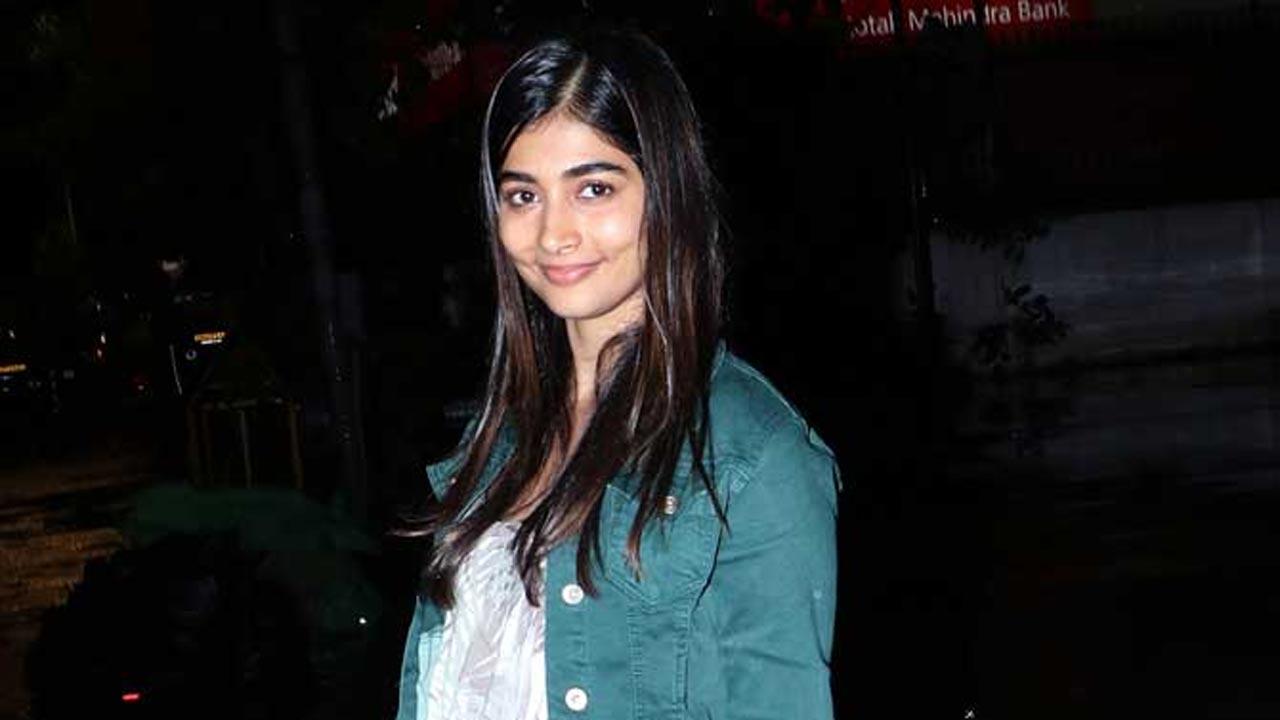 Pooja Hegde, Akhil Akkineni's 'Most Eligible Bachelor' to release in October