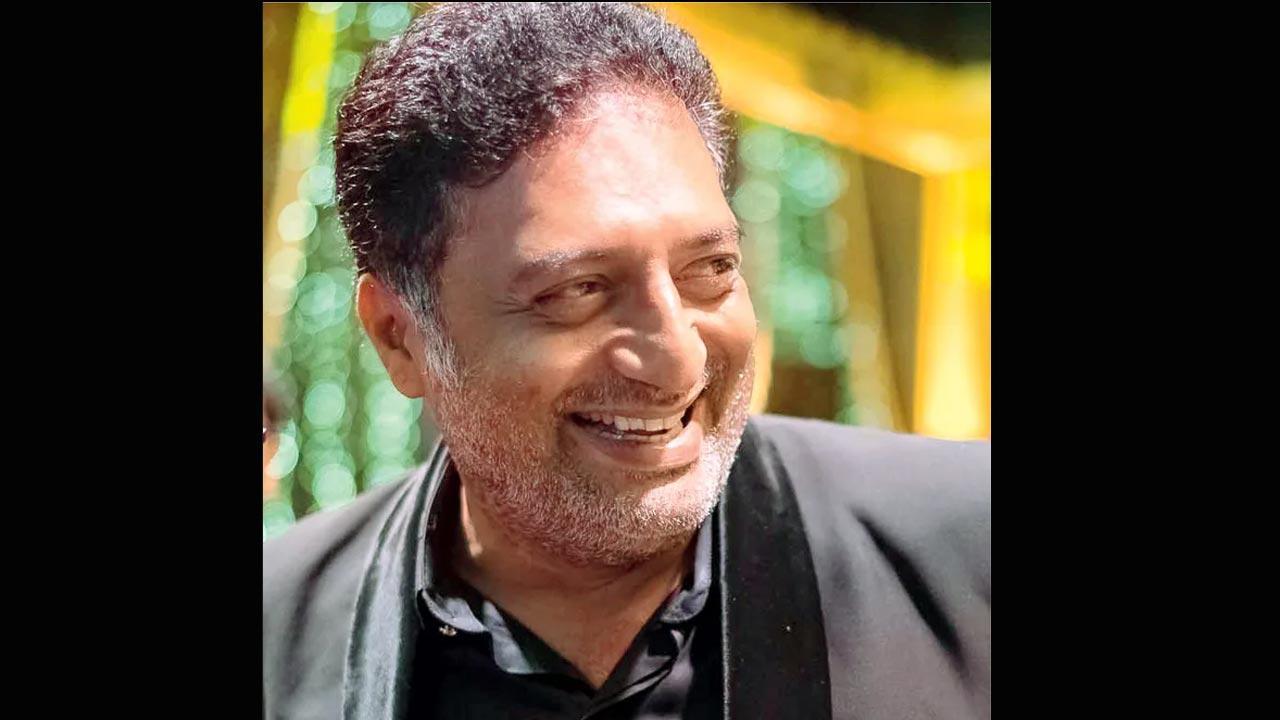 Prakash Raj suffers fracture, rushes to Hyderabad for surgery Prakash Raj suffers fracture, rushes to Hyderabad for surgery