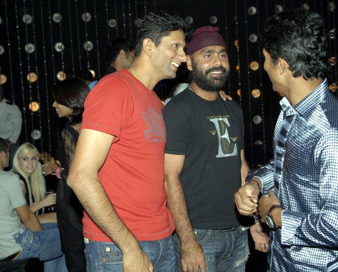 Venkatesh Prasad and Sarandeep Singh at an IPL party held at Maurya Sheraton in New Delhi on March 19, 2010 (Pic/Rajeev Tyagi)