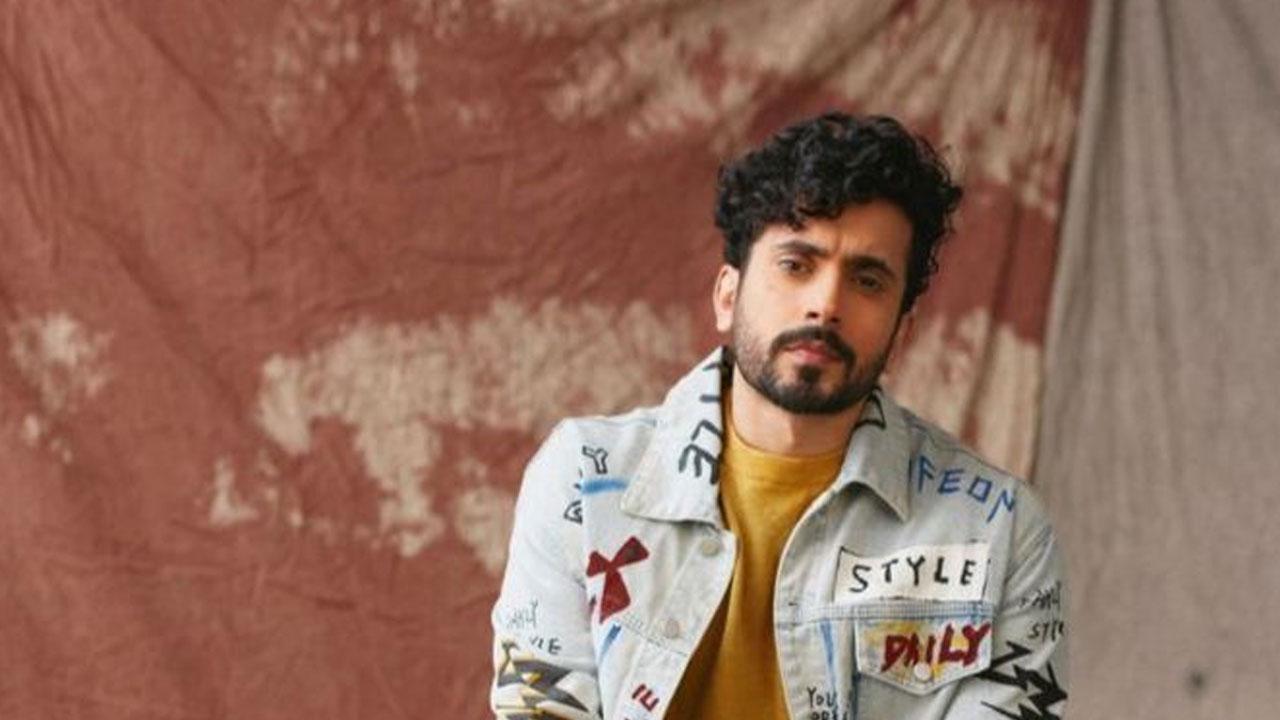 Sunny Singh begins the next shoot schedule of 'Adipurush'