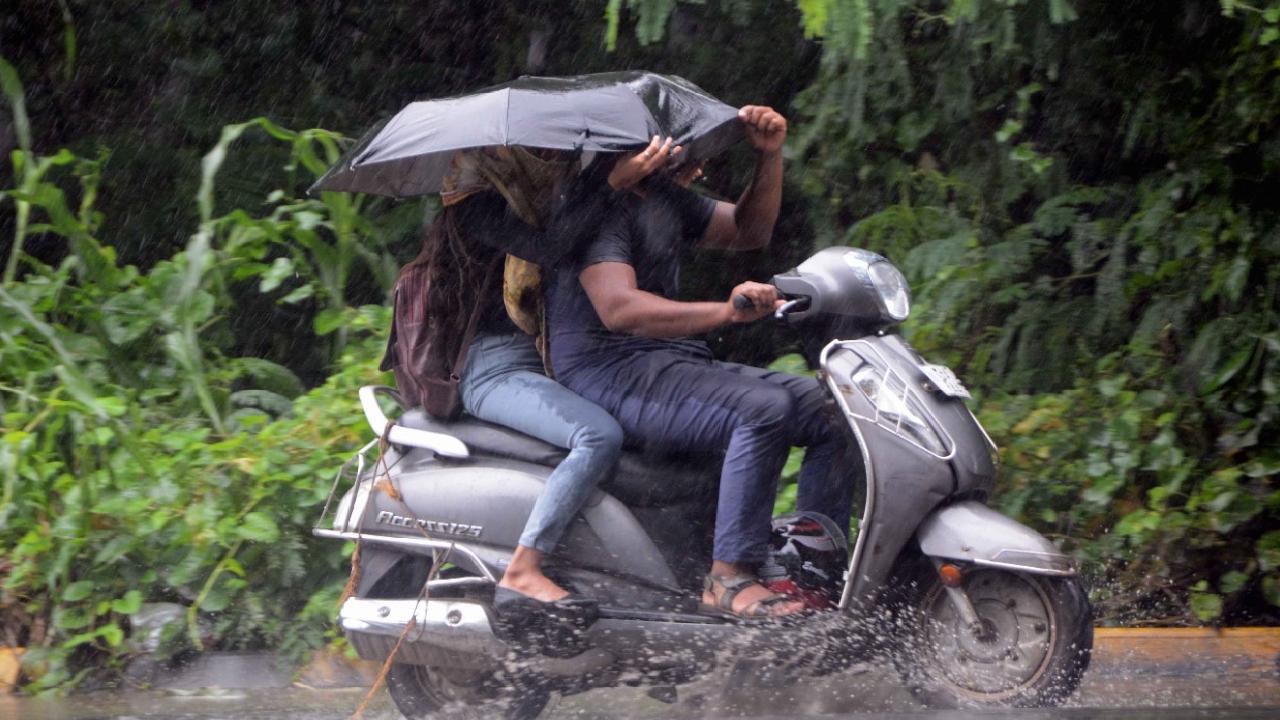 Mumbai weather: Moderate to intense rainfall likely for next 3-4 hours