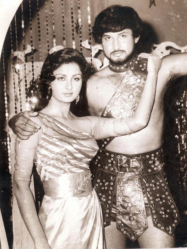 An outgoing personality, Sandeep Patil also starred in the Bollywood film 'Kabhie Ajnabi The' opposite Poonam Dhillon. However, the film performed poorly at the box office