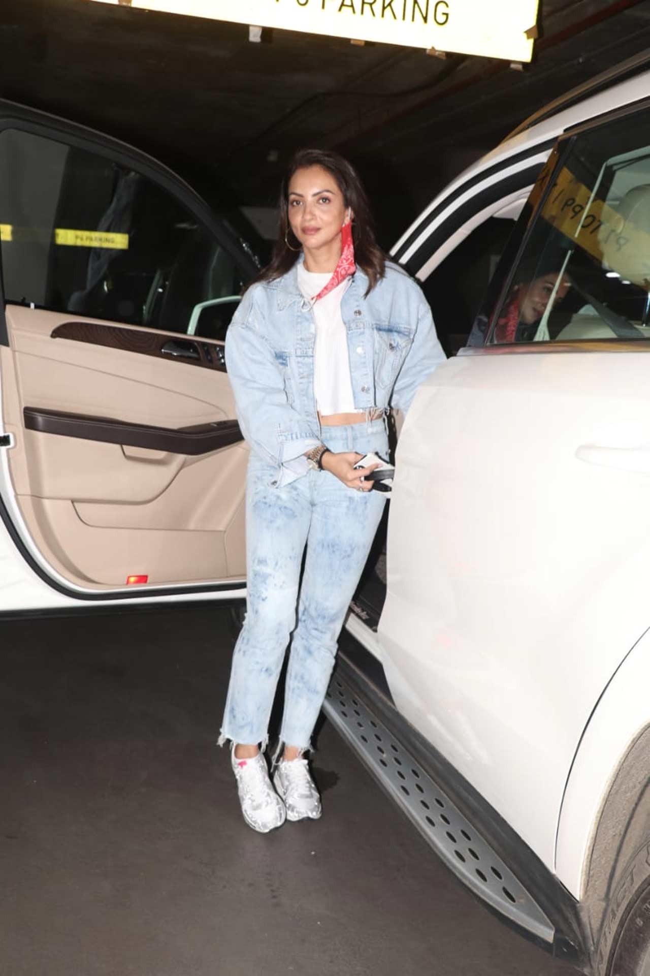 Seema Khan's denim co-ord set was a true winner as she was clicked at the Mumbai airport.