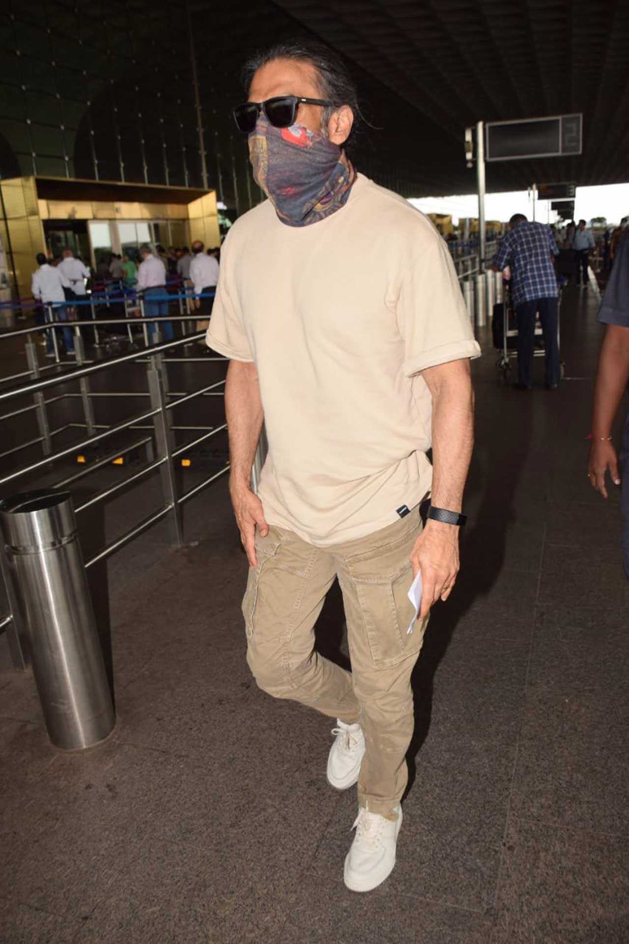 Suniel Shetty opted for a monochrome outfit when snapped at the Mumbai airport.