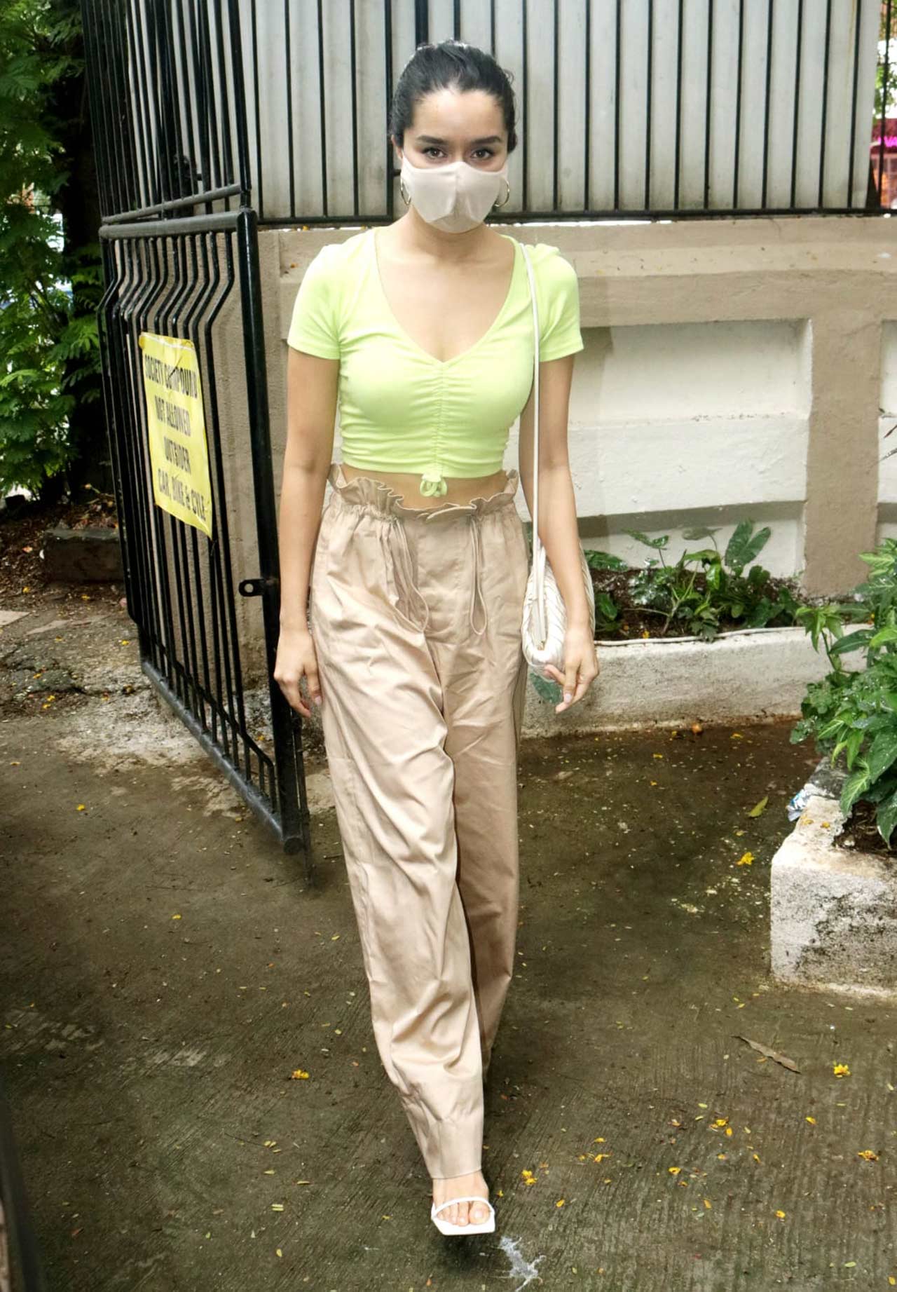 Shraddha Kapoor was also spotted at her casual best in Juhu, Mumbai. Speaking about her professional journey, Shraddha and Ranbir Kapoor began shooting for the romantic comedy in January. 