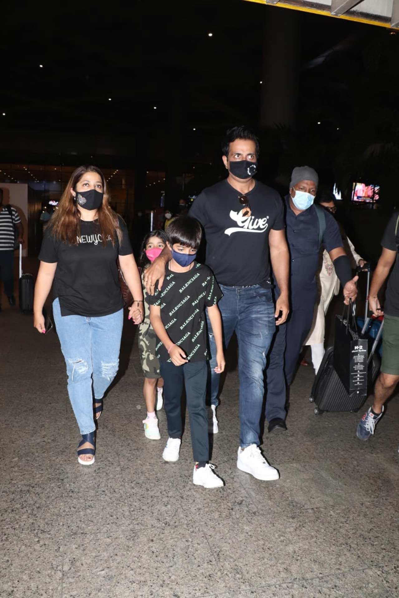 Sonu Sood was snapped with kids and sister at the Mumbai airport. On the work front, the actor recently shot a song with Nidhhi Agerwal, which was directed by none other than Sonu's BFF, Farah Khan.