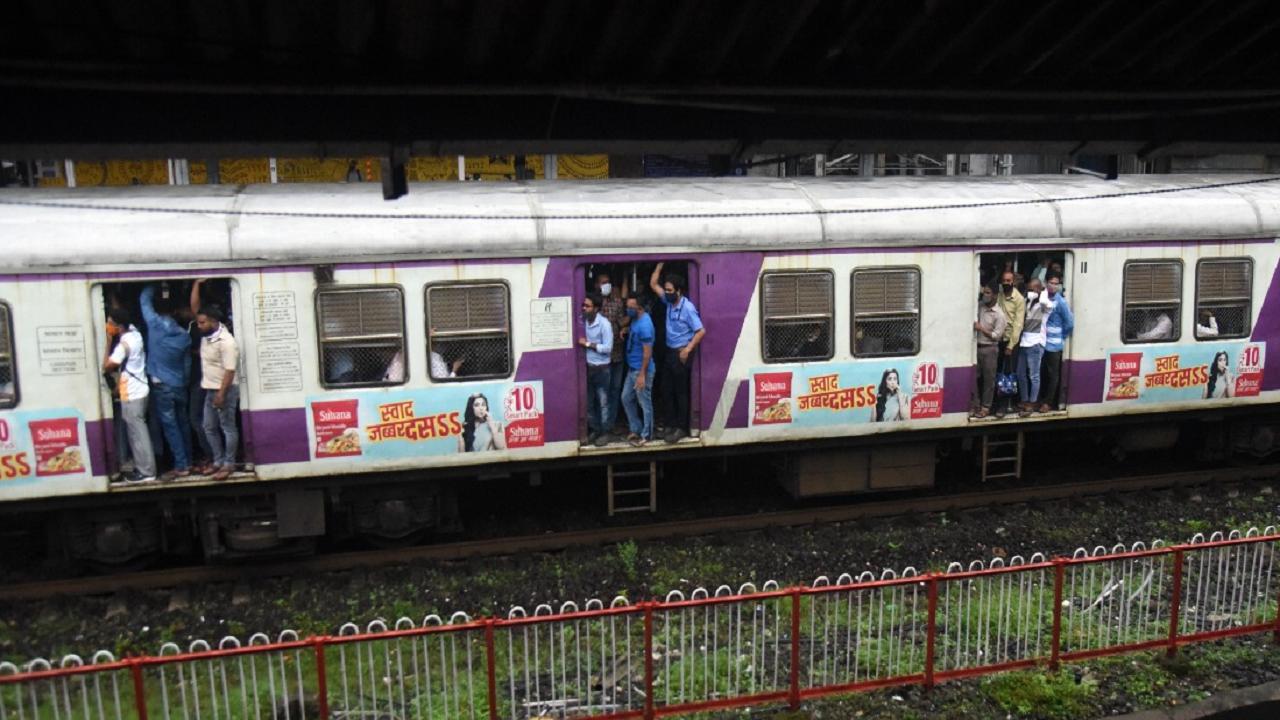 Mumbai: Local train services between CSMT-Wadala stations on Harbour line suspended
