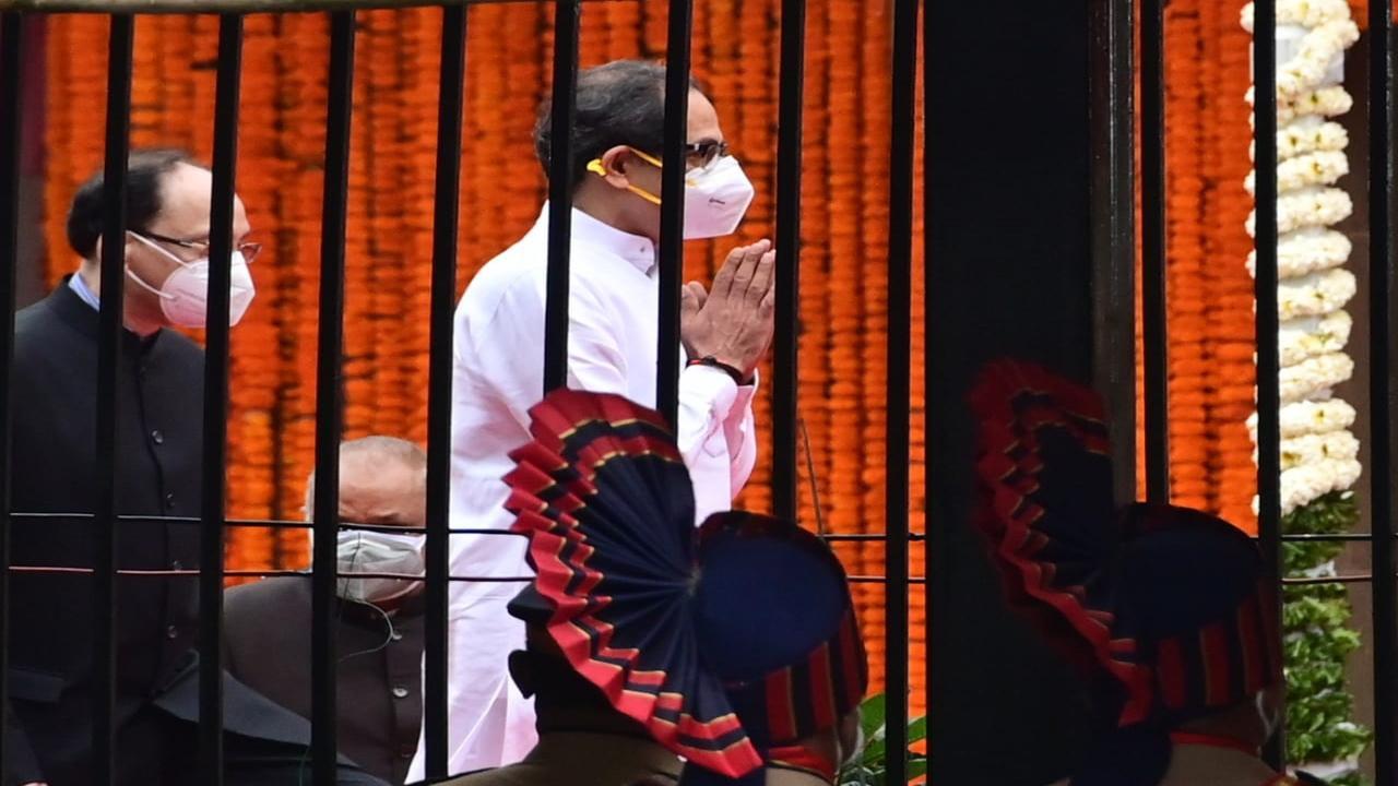 Maharashtra: Uddhav Thackeray, Ajit Pawar pay tribute to Rajiv Gandhi on his birth anniversary
