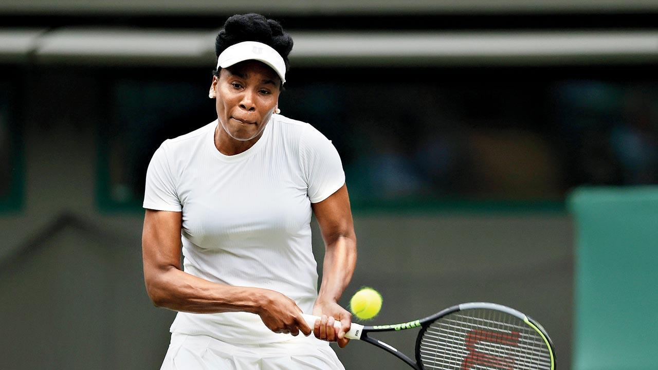 Veteran Williams ousted in opening match at Chicago