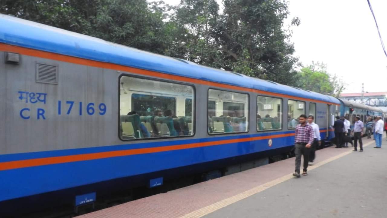 Mumbai-Pune Deccan Queen gets Vistadome coach; bookings open from Aug 8