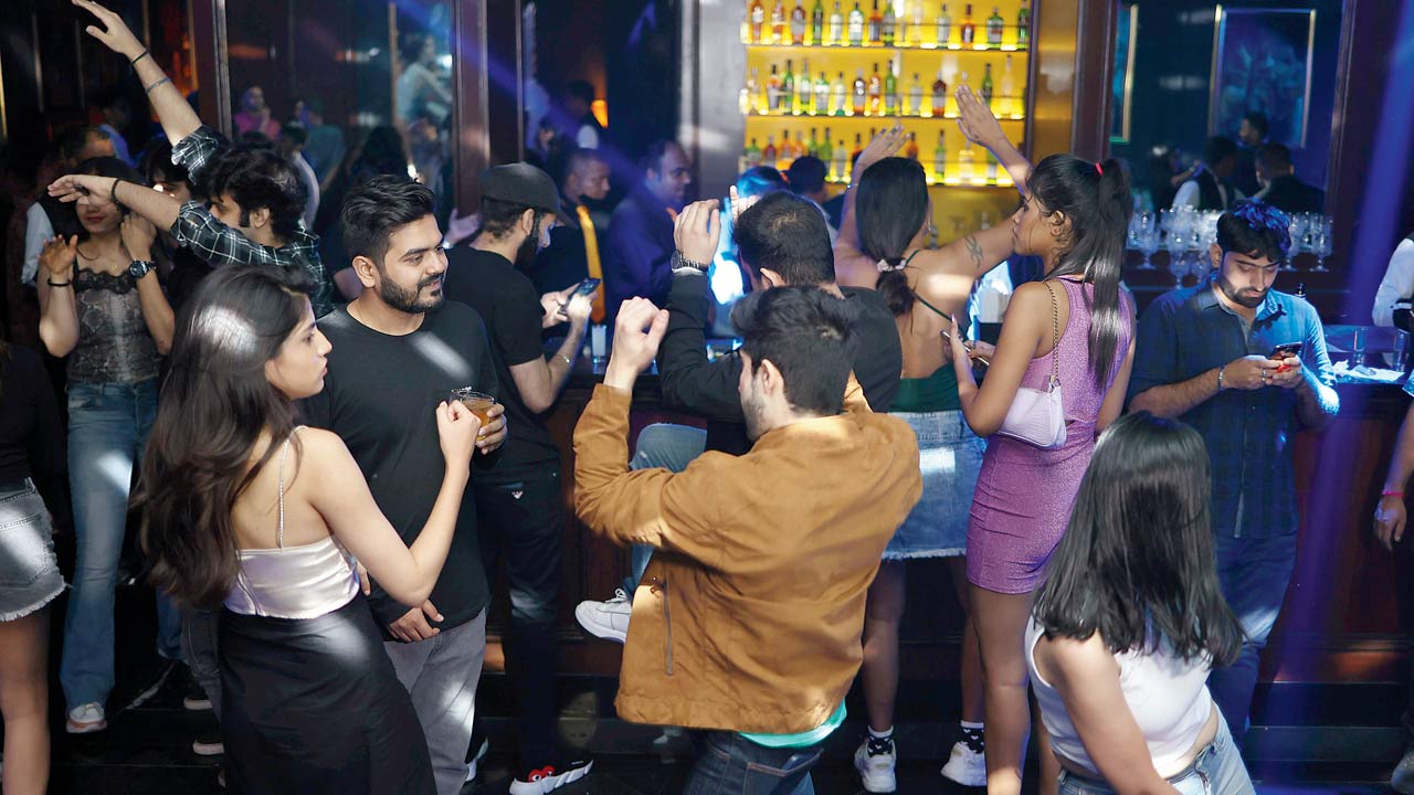 At the stroke of 10.30 every night, B Cuisine and Cocktails converts into “B Switch”; the lounge becomes a discotheque in part. Bartenders break into a jig and open the dance floor to the crowd