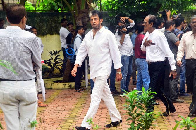 Sandeep Patil, who took over as coach of the Indian team after Ajit Wadekar, hailed departed skipper for his contribution in making India a strong force during the mid-1990s. Sandeep Patil wrote, 'We youngsters used to copy whatever Ajit did , his walk to crease, his strokes, the way he stood at slip, even the way he spoke. Shivaji Park has lost its darling, Mumbai and Indian cricket has lost a darling and I have lost my darling.' (In pic: Sandeep Patil during former cricketer Ajit Wadekar's funeral in a crematorium in Shivaji park in Dadar in Mumbai on August 17, 2018.) - Former Indian cricket captain Ajit Wadekar, who led the country to their first series triumphs in England and West Indies, passed away following a long illness in Mumbai on 17/08/2018. Pic/Atul Kamble.