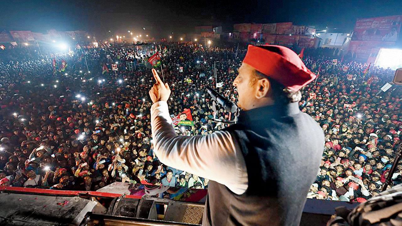 SP chief Akhilesh Yadav during a rally, in Unnao on Tuesday. Pic/PTI