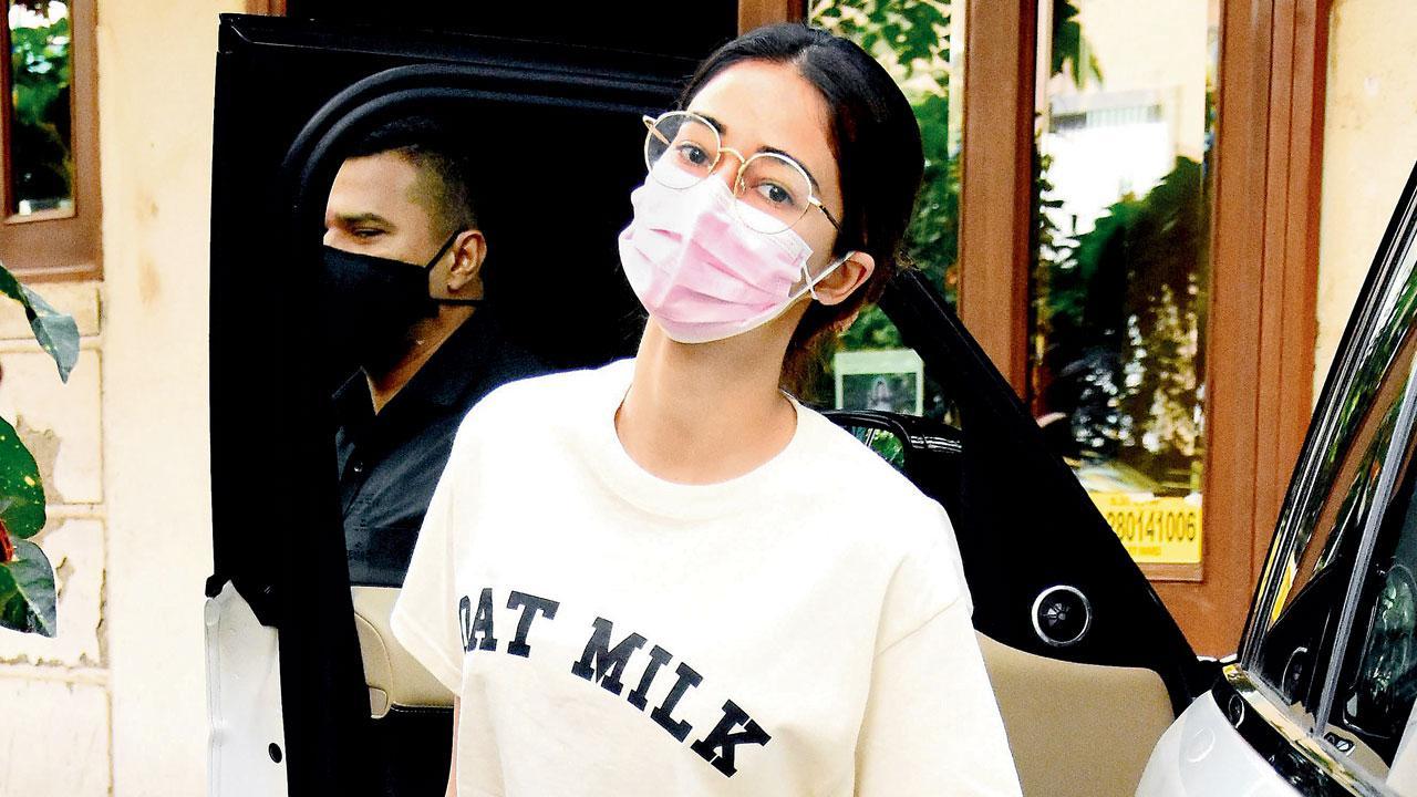 Up and About: Is Ananya Panday having Monday blues? 