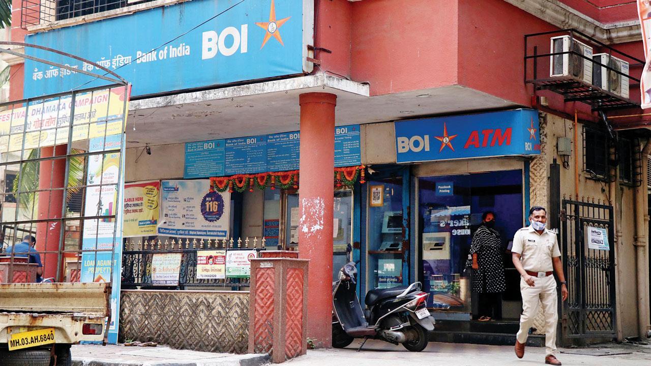 23 Bank of India customers allegedly lose Rs 3 lakh at Mulund ATM
