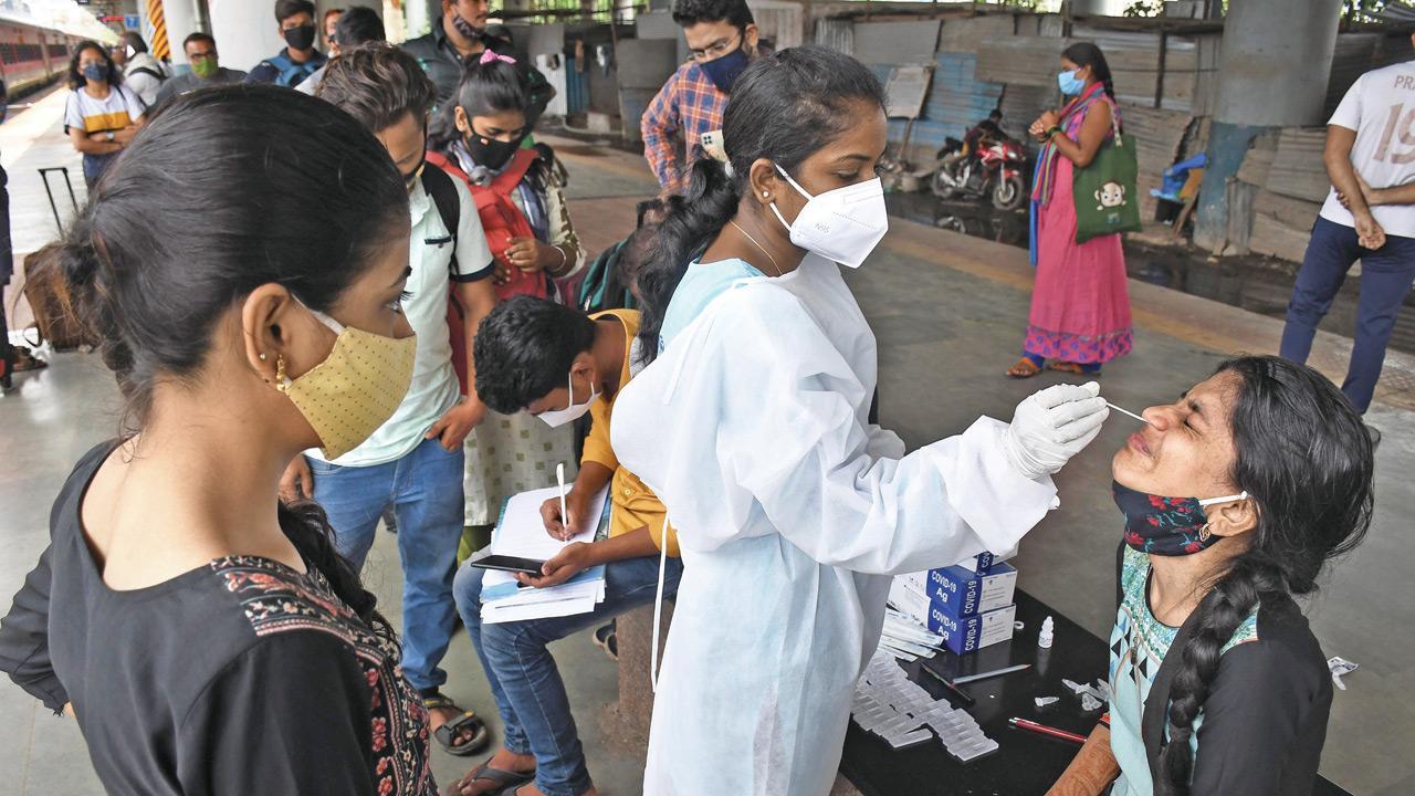 Mumbai’s fresh Covid-19 cases go past 300; TPR rises too