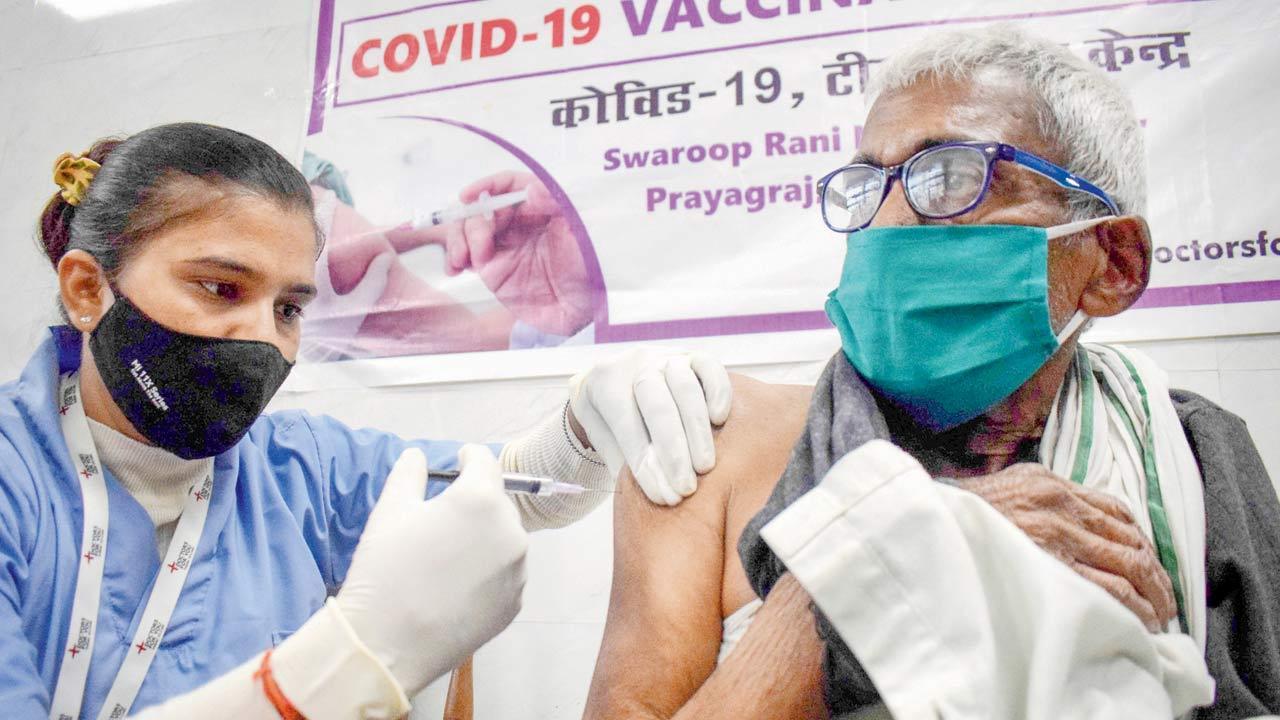 Don’t panic, no severe symptoms: Centre on two Omicron cases detected in India