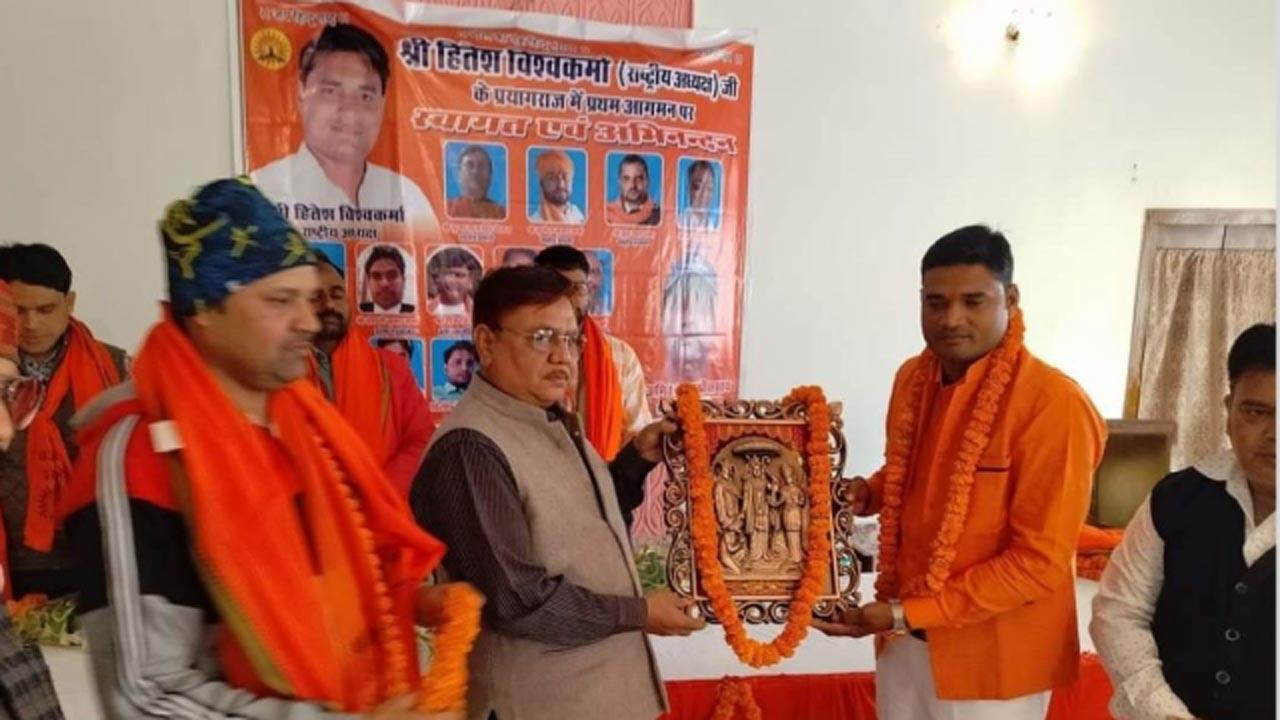 Shree Bajrang Sena chief, Hitesh Vishwakarma sets out on ‘Jansampark’ yatra ahead of the polls in UP