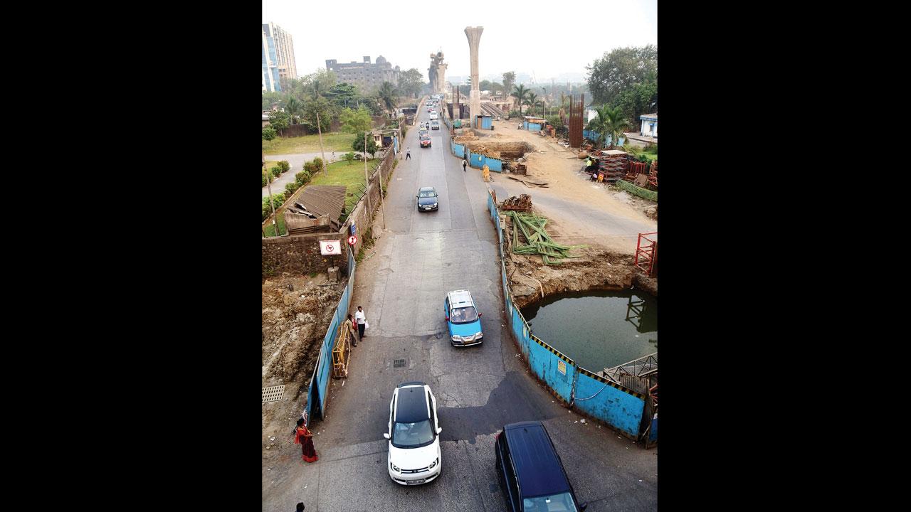 Traffic moved easily on the Santacruz-Kalina junction on Monday. Pic/Shadab Khan