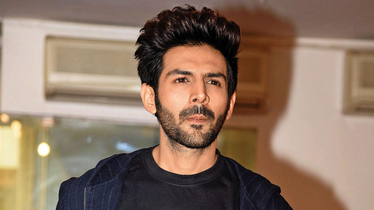 Kartik Aaryan was dropped out of Karan Johar’s Dostana 2 earlier this year due to reasons best known to the production house and the actor. Dharma Productions even issued a statement that due to professional reasons, they would be recasting the lead actor of the sequel. It already stars Janhvi Kapoor and debutant Lakshya.