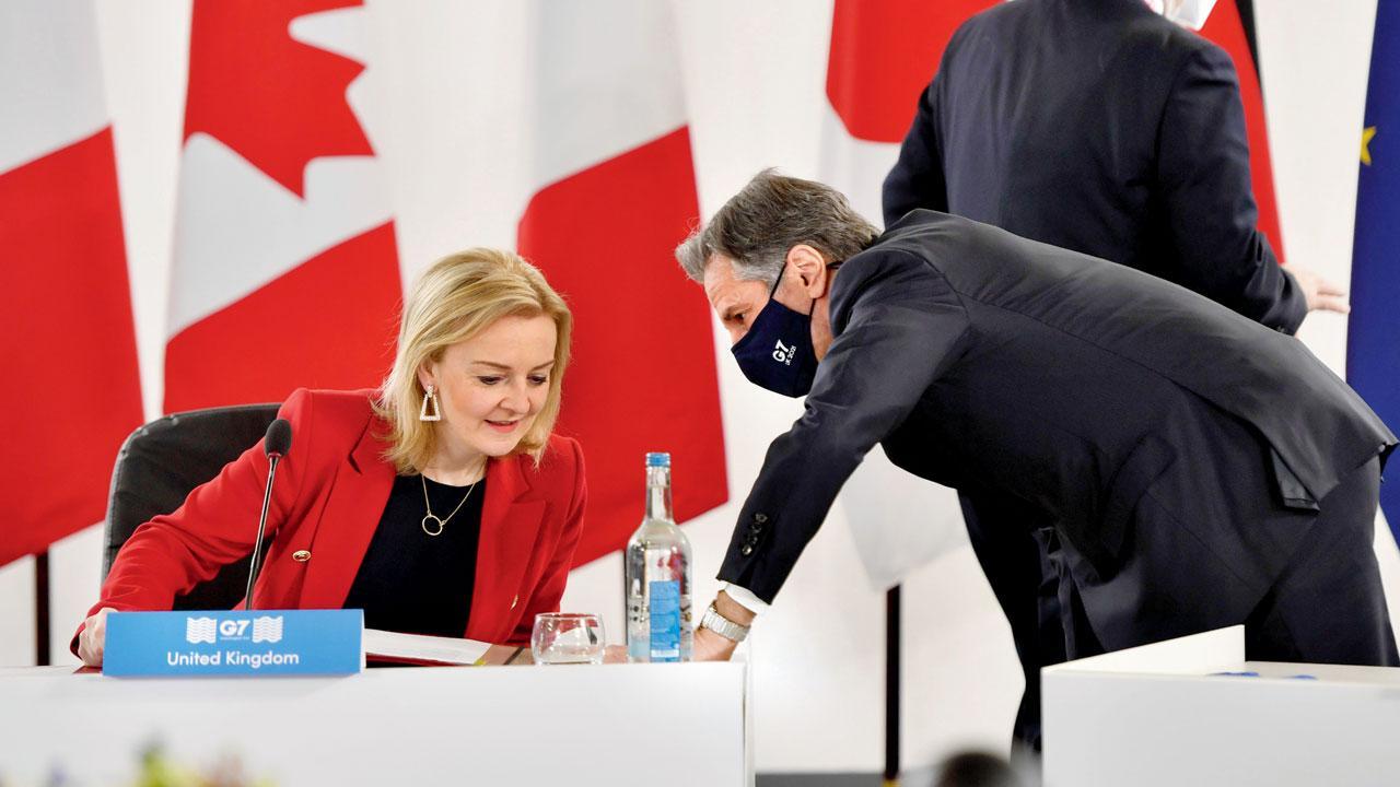 G7 warns Russia of ‘massive consequences’ if Ukraine attacked