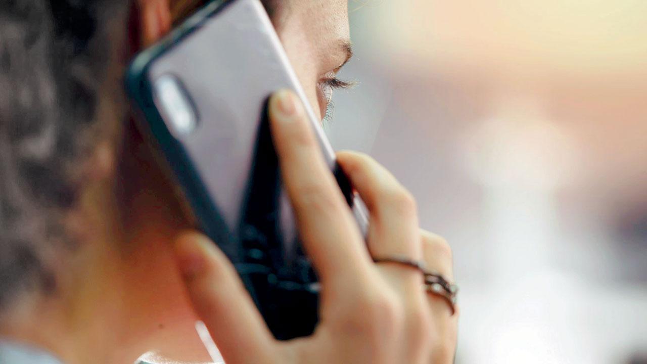Now, doctor from Virar blackmailed over phone chats