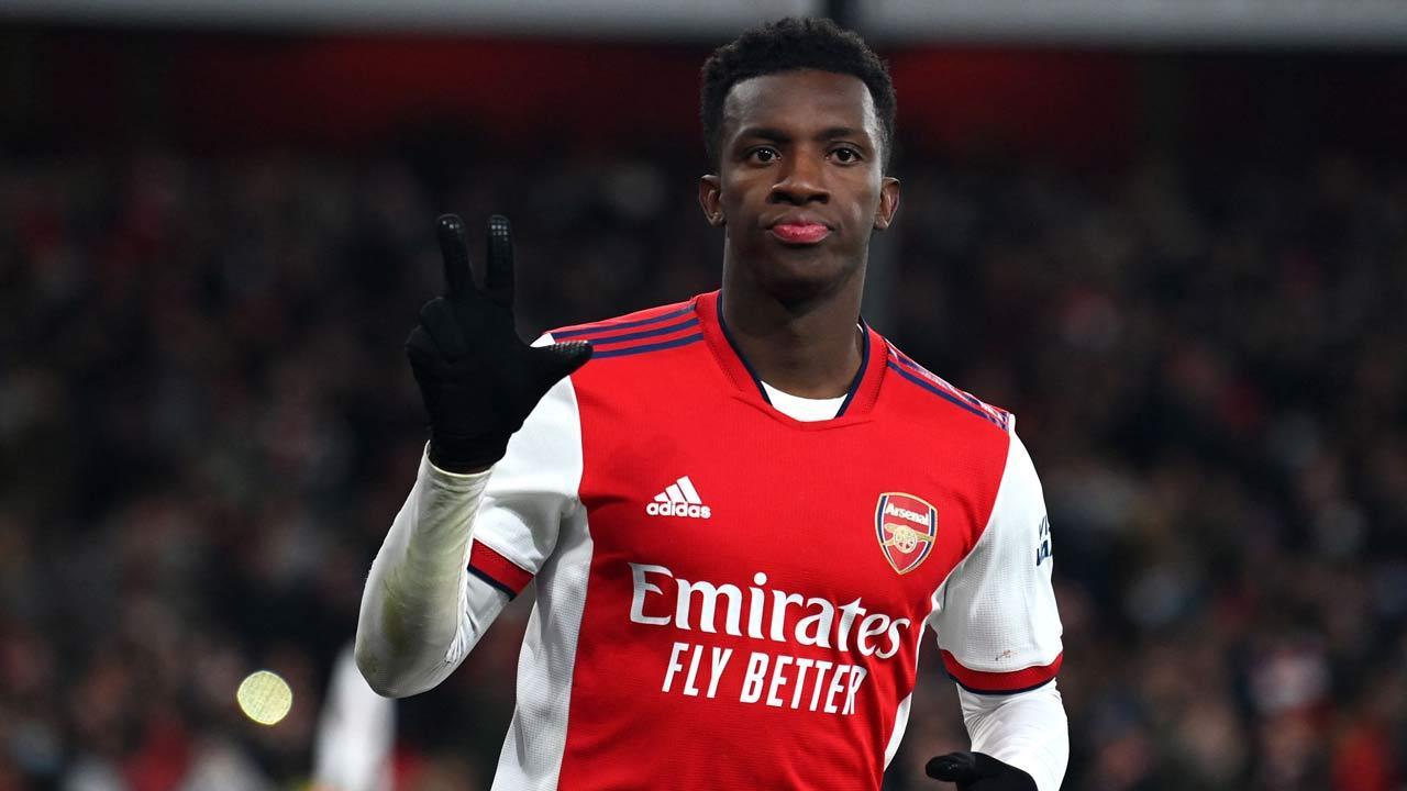 Nketiah treble, Patino debut goal as Arsenal advances in League Cup