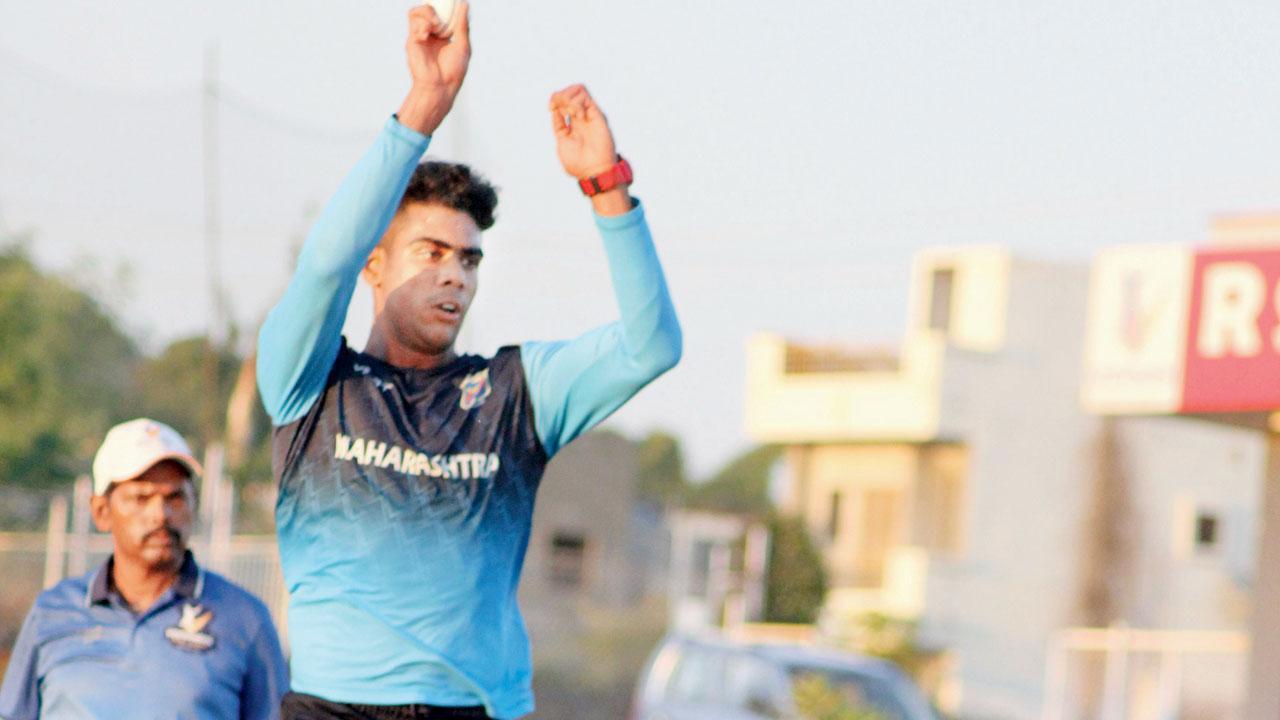 Maharashtra pacer Rajvardhan Hangargekar set to rule after putting dad&#39;s  death behind