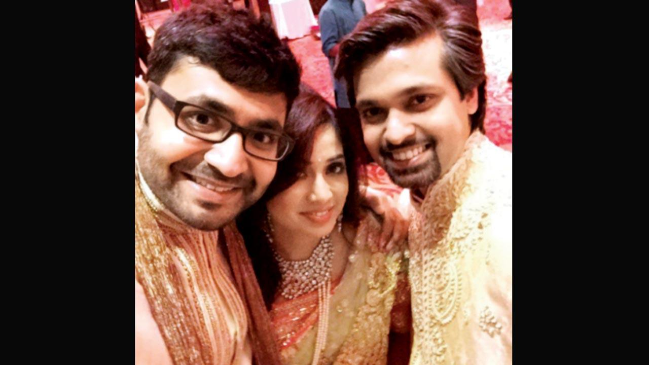 Shreya Ghoshal with buddies
