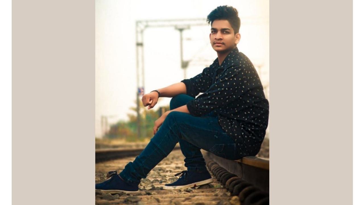 18 years Young Odisha Boy Soumya Ranjan Chakra hits Big for His Musical Content