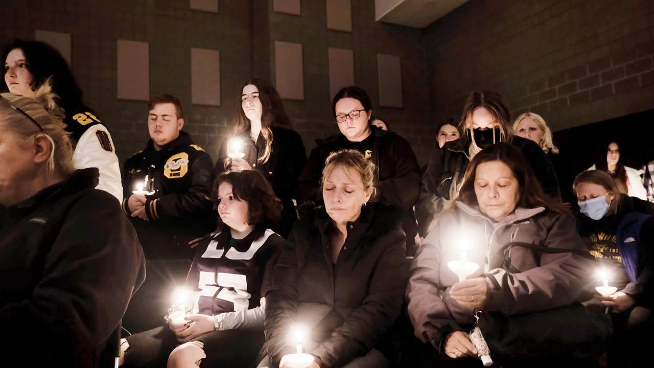 Student shoots, kills three, injures eight at Michigan school