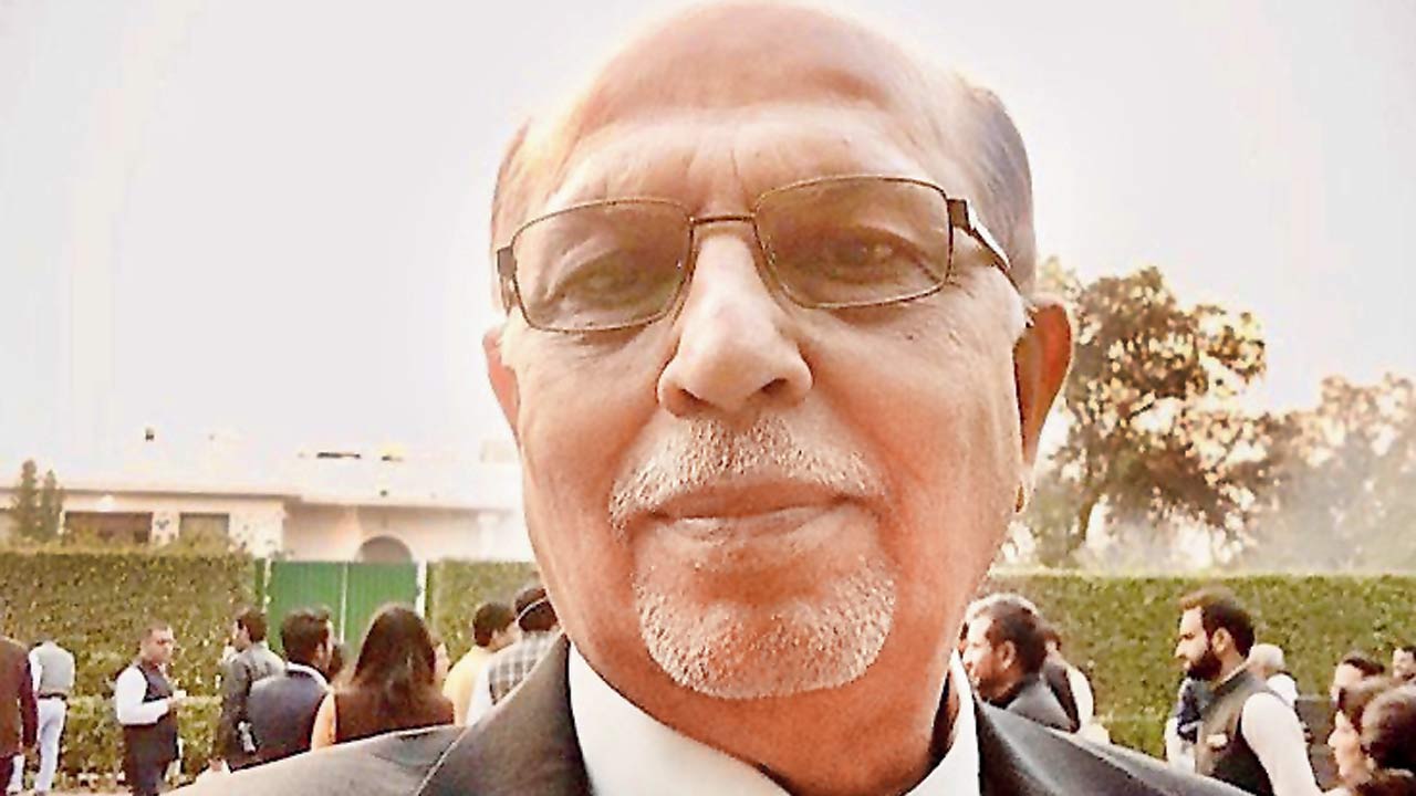Dr Hira