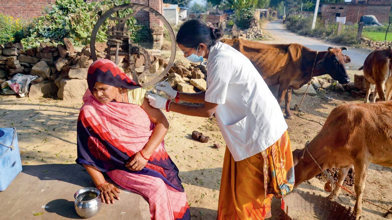 Treat Omicron cases at dedicated centres: Govt