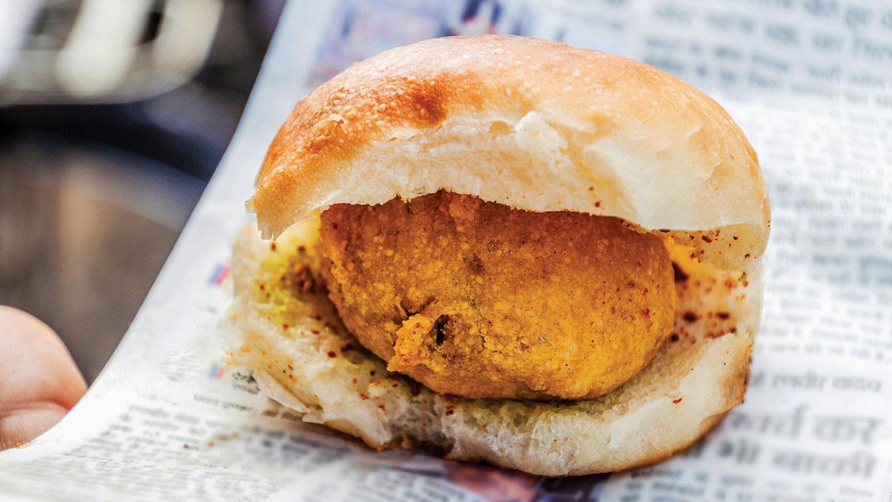 Stop wrapping food items in newspaper: FDA to vendors
