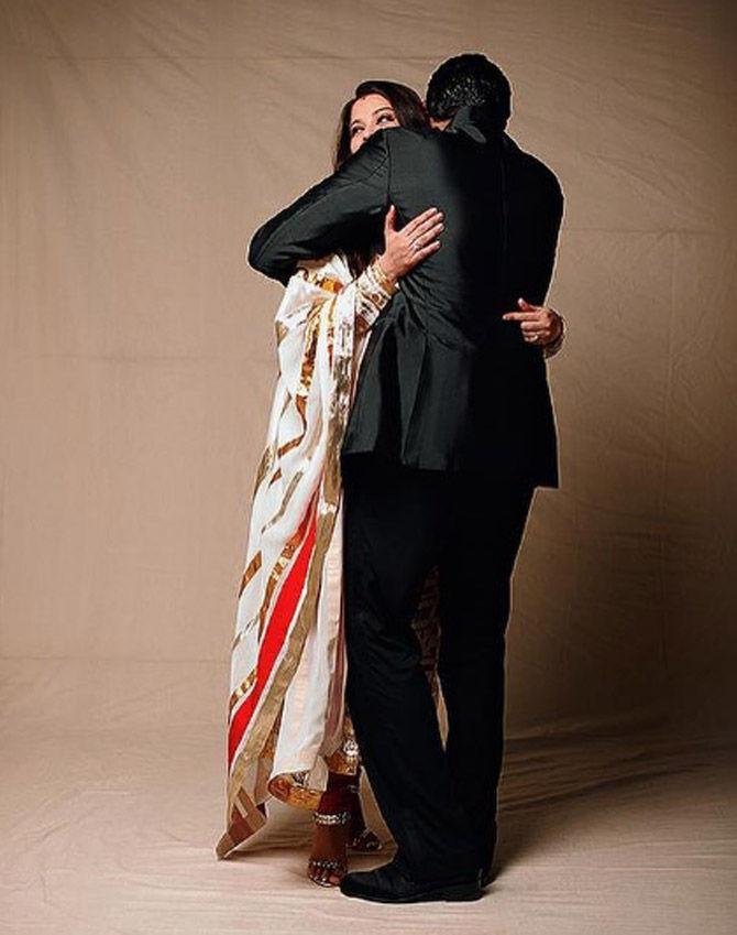 Abhishek Bachchan shared this wonderful photo of hugging his wife Aishwarya Rai Bachchan on their 9th wedding anniversary.