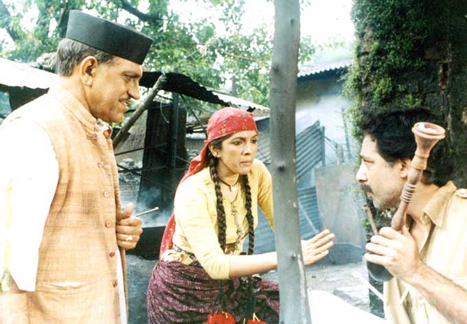 Amrish Puri's first full-fledged celluloid role was in the Marathi movie Shantata! Court Chalu Aahe, in which he played a blind man singing in a railway compartment.
In picture: Amrish Puri with Neena Gupta a still from a film.