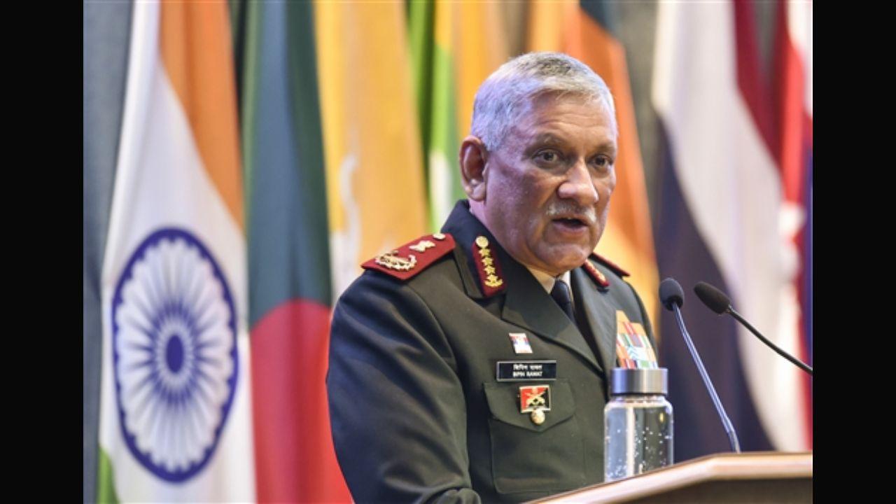The CDS was going to the Defence Services Staff College, Wellington, to give a lecture. Pic/PTI