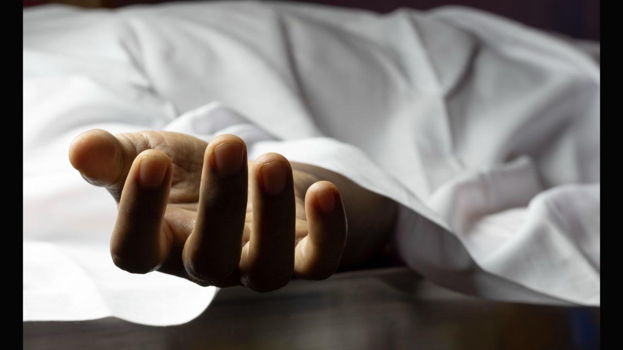 Thane: 9-month-old child dies in hospital, kin beat up doctor