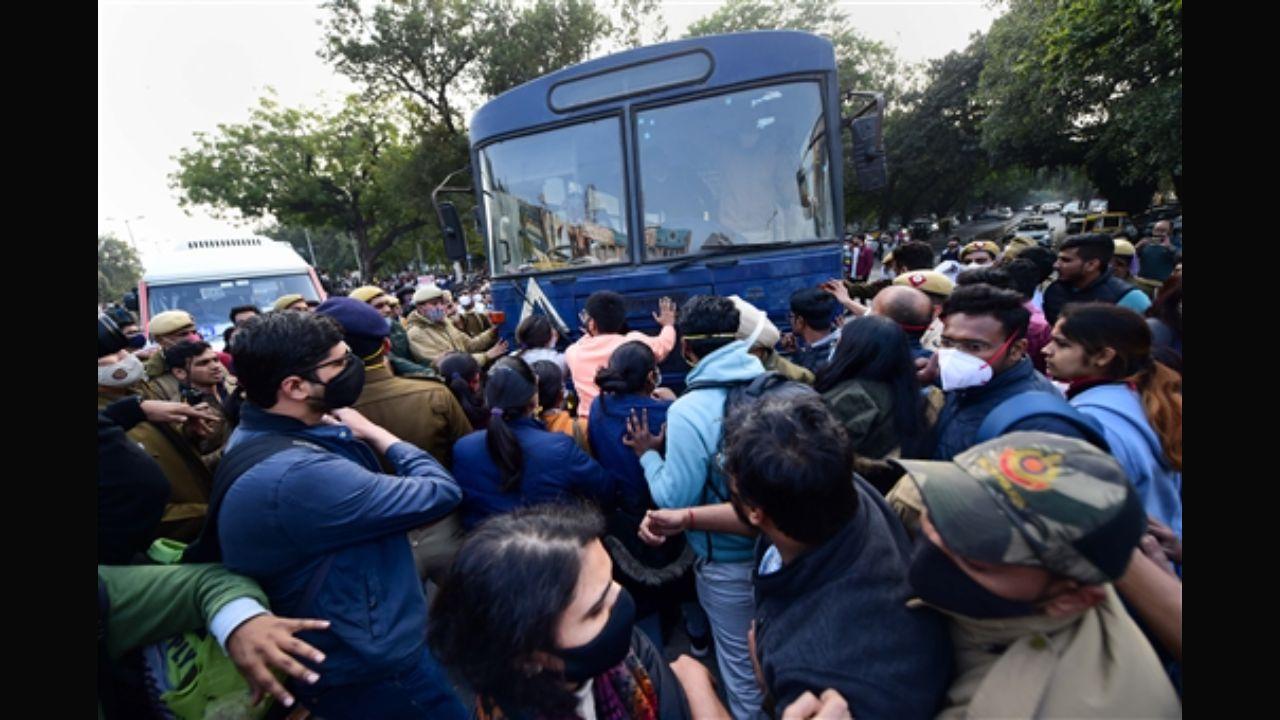 No force used, says Delhi Police; doctor bodies allege thrashing, misbehaving