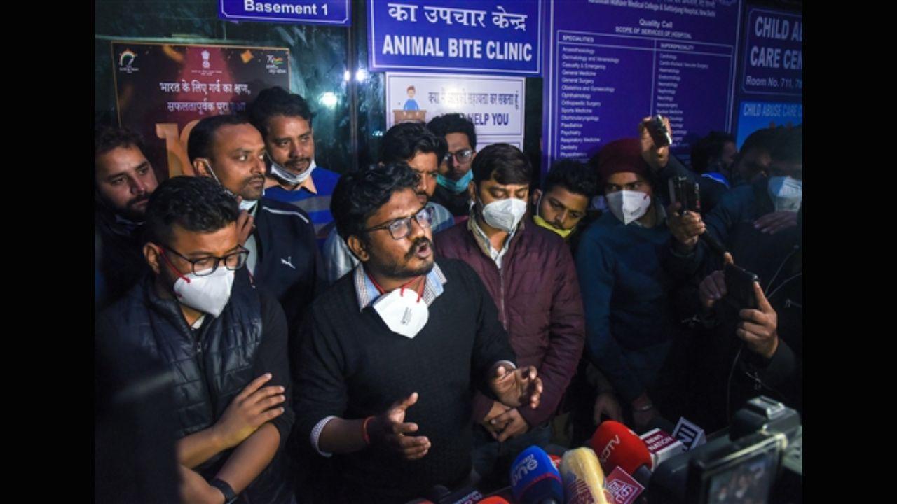 Doctors to continue protests as talks with Health Minister fail