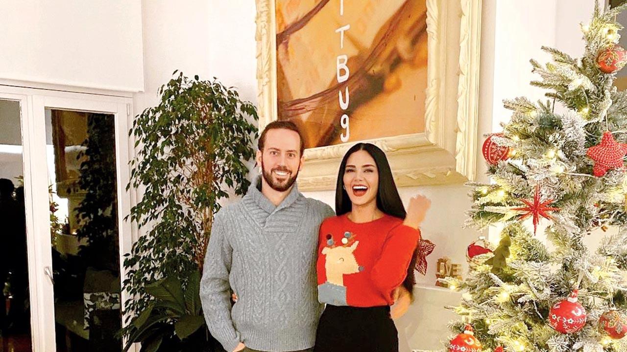Manuel Campos Guallar with Esha Gupta
