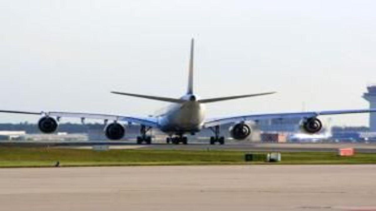 Gorakhpur-Mumbai flight with 182 passengers makes emergency landing in Nagpur