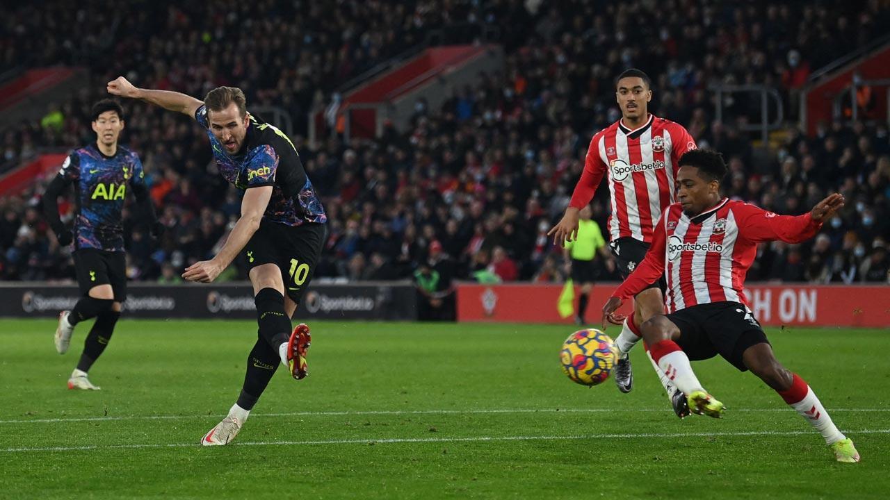 EPL: Tottenham held to draw by 10-man Southampton
