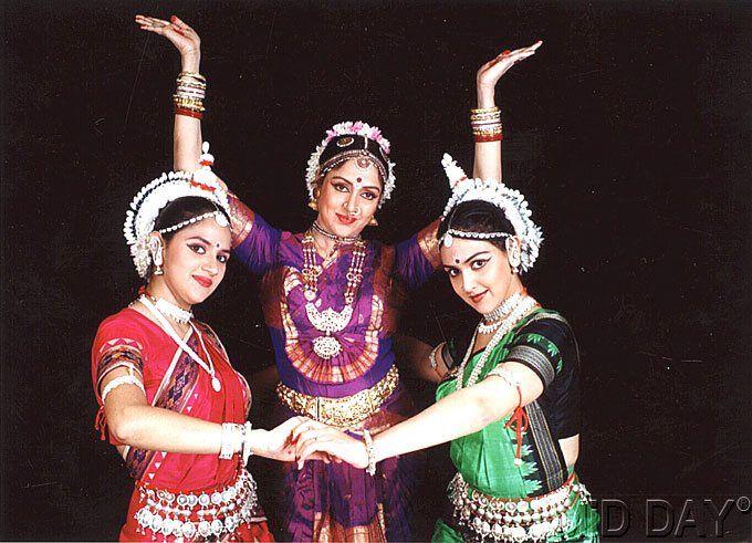 Hema Malini's younger daughter Ahana Deol is a trained classical dancer, just like her mom and sister. She is married to Vaibhav Vohra and has a son named Darien. In picture: Hema Malini with her daughters Esha and Ahana Deol.