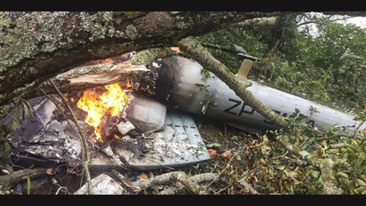 The chopper, with a total of 14 persons on board, took off from the Sulur air base near Coimbatore and was on its way to Coonoor. When the chopper was a few minutes away from landing, it, as per eyewitnesses, hit a tree, crashed, and caught fire, resulting in several casualties. Pic/PTI