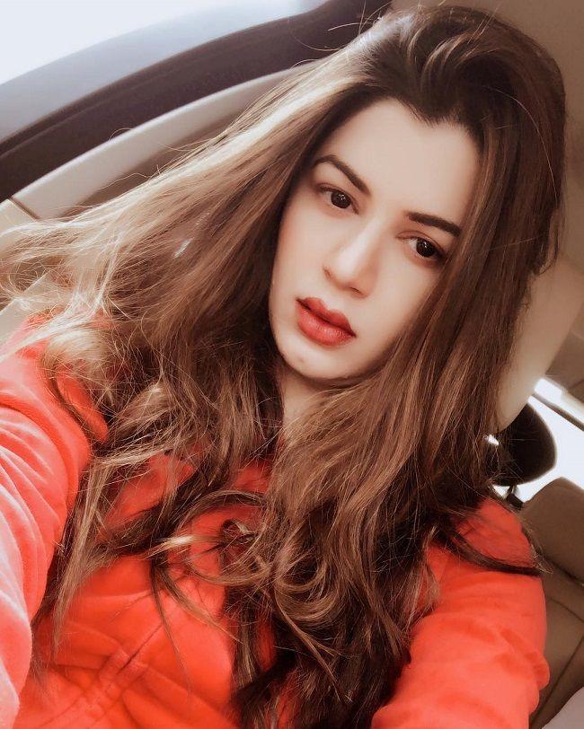 650px x 812px - These pictures prove that Kainaat Arora is beauty personified